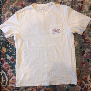 vineyard vines t shirt
